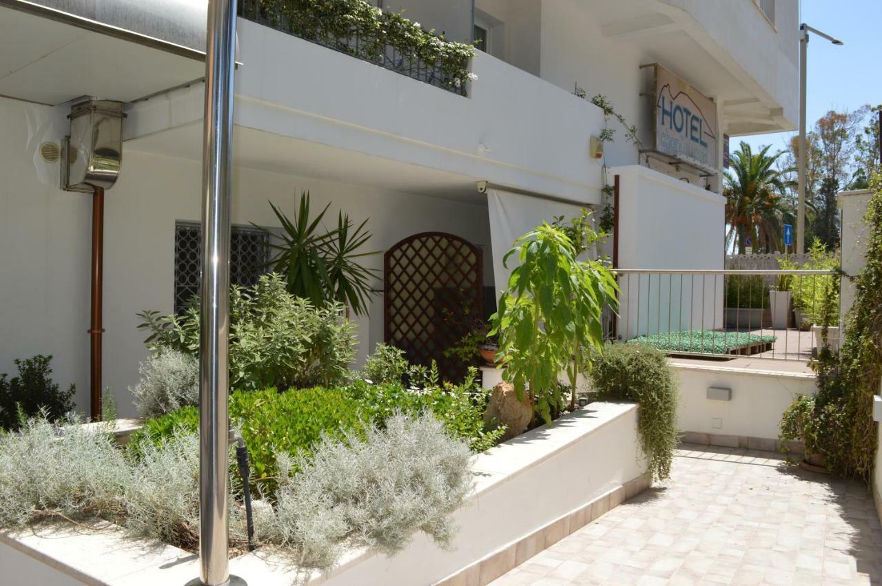 Hotel Chentu Lunas Кальяри Экстерьер фото